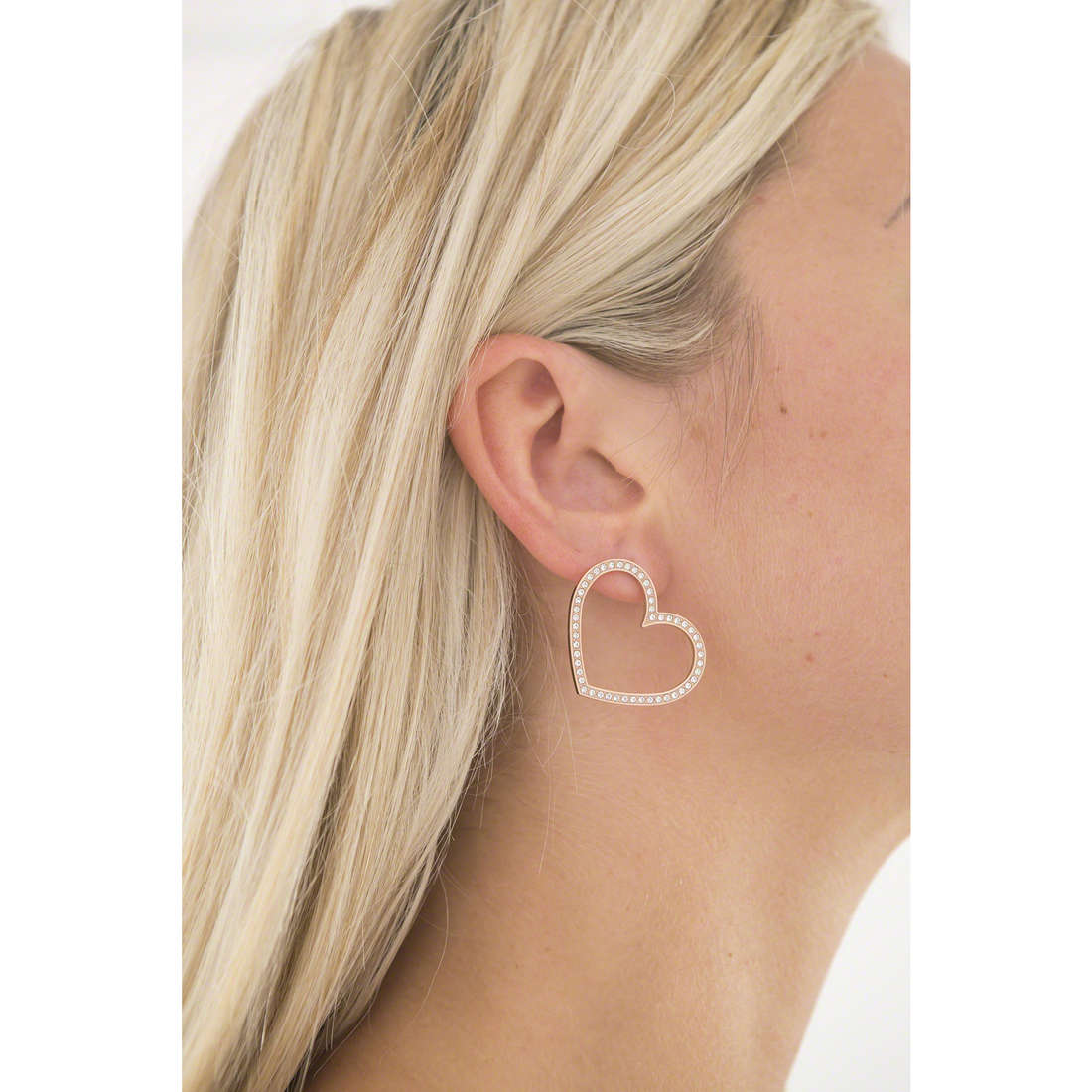 Brosway earrings Minuetto woman BMU22 wearing