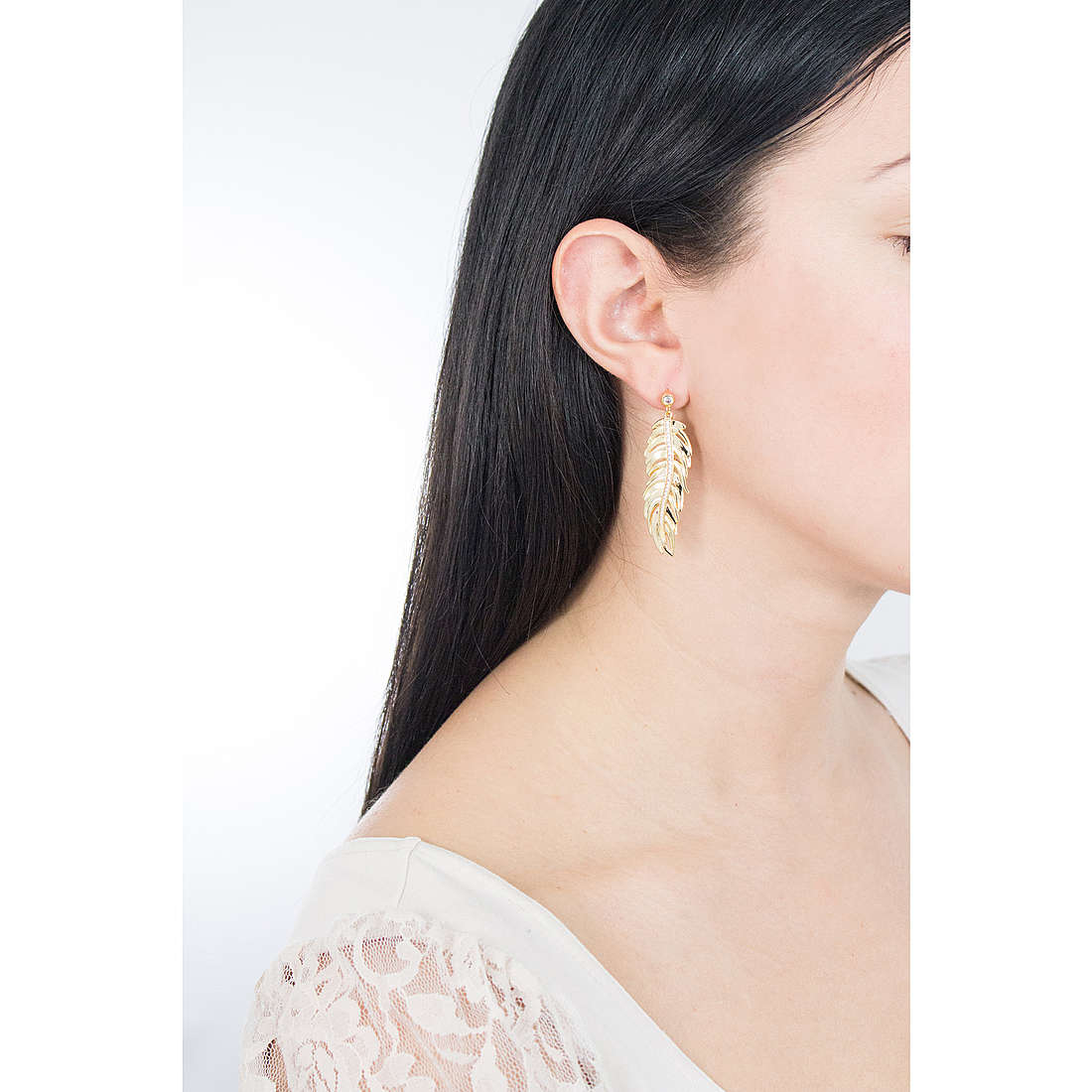 Brosway earrings Plume woman BUM22 wearing