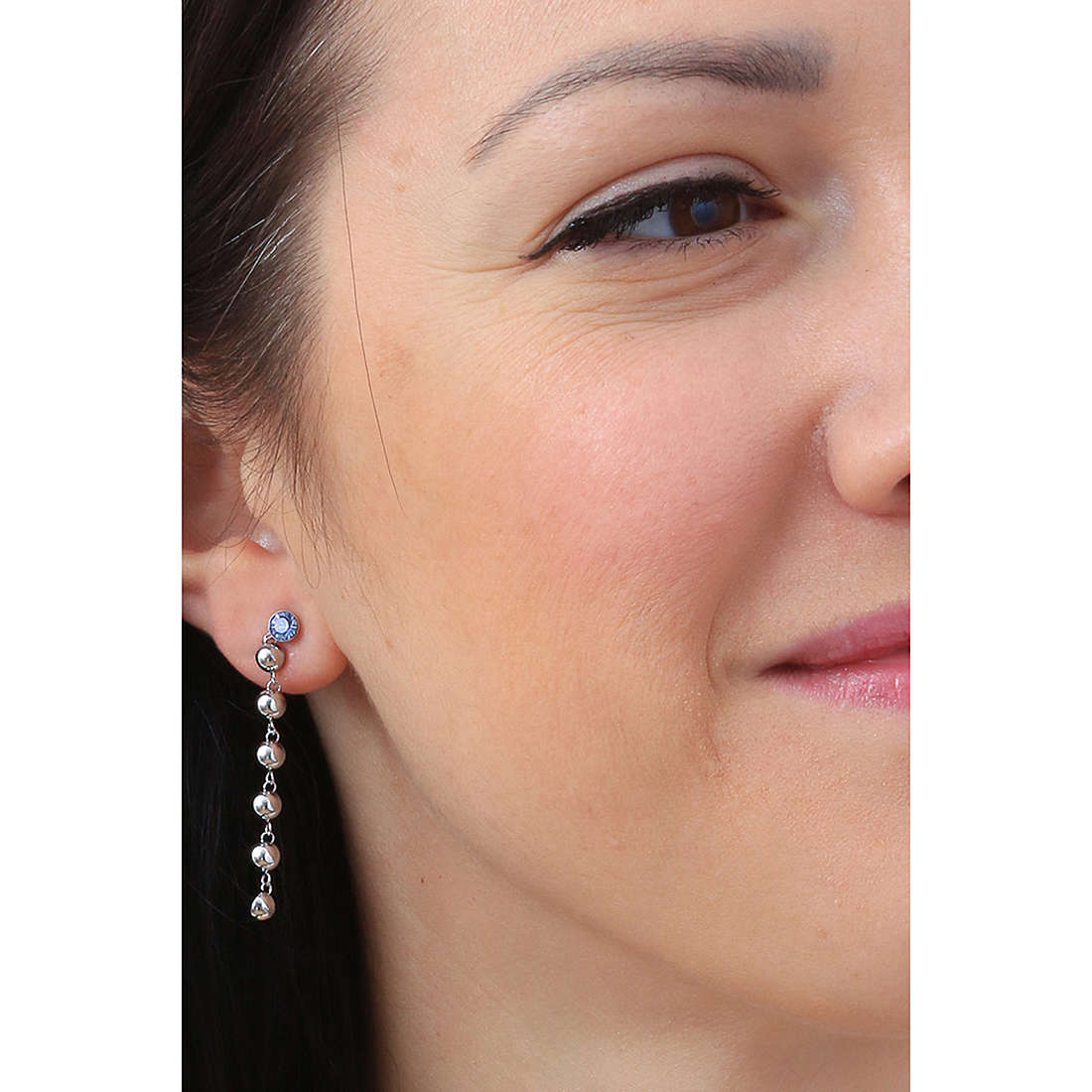 Brosway earrings Symphonia woman BYM146 wearing