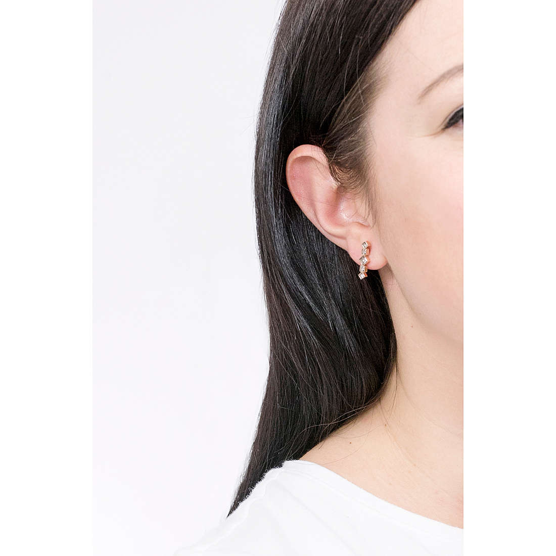 Brosway earrings Symphonia woman BYM72 wearing