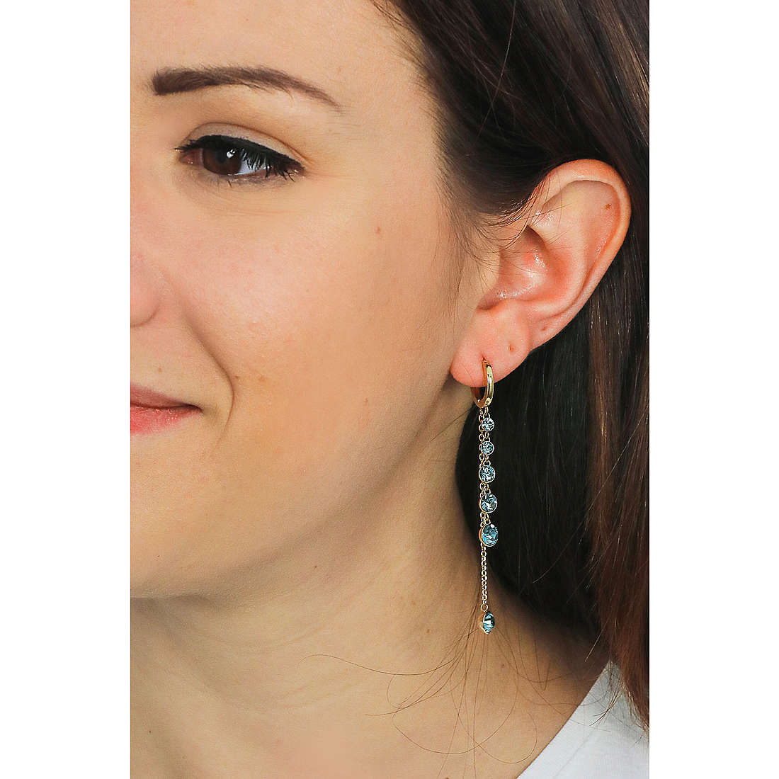 Brosway earrings Symphonia woman BYM88 wearing