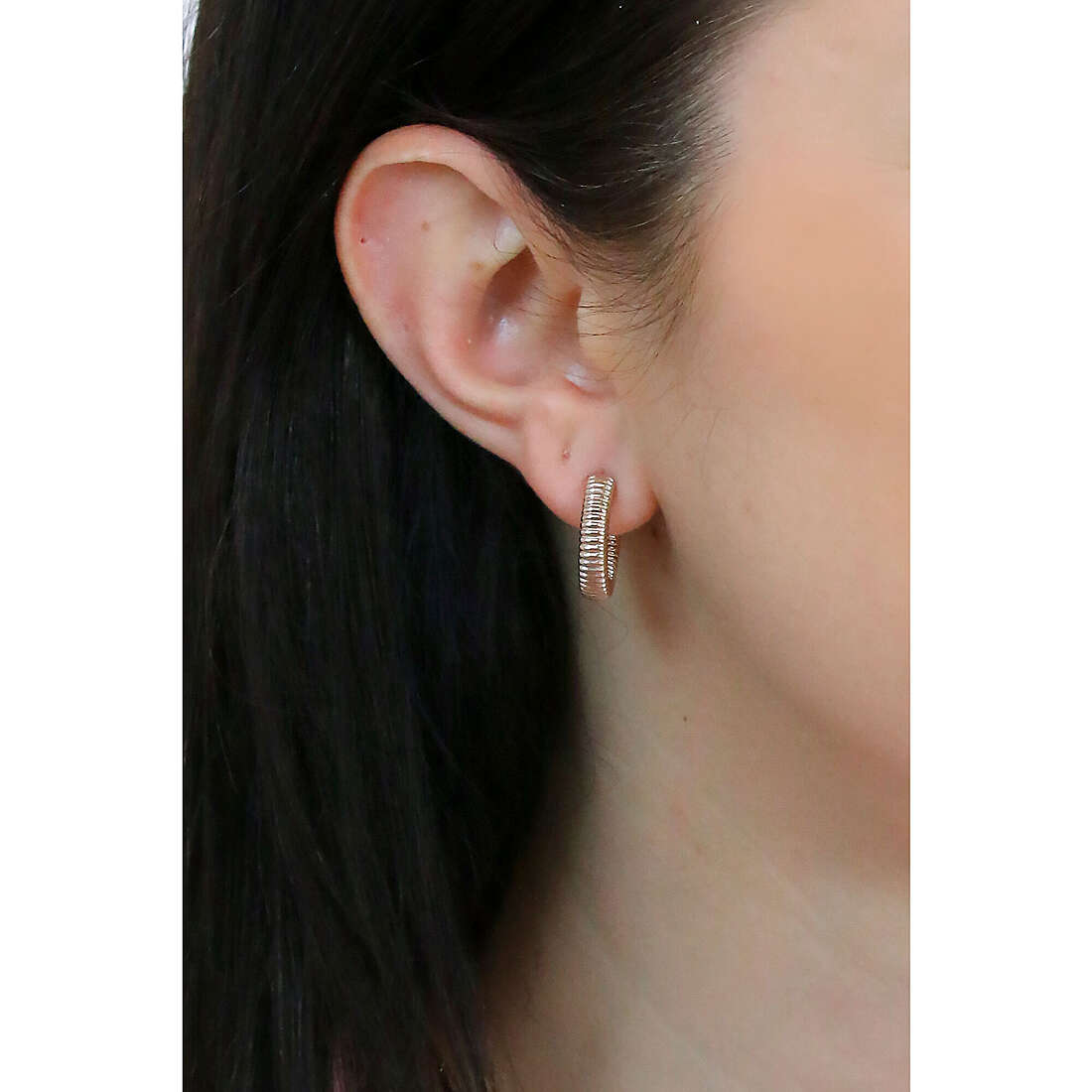 Calvin Klein earrings Contemporary woman 35000033 wearing