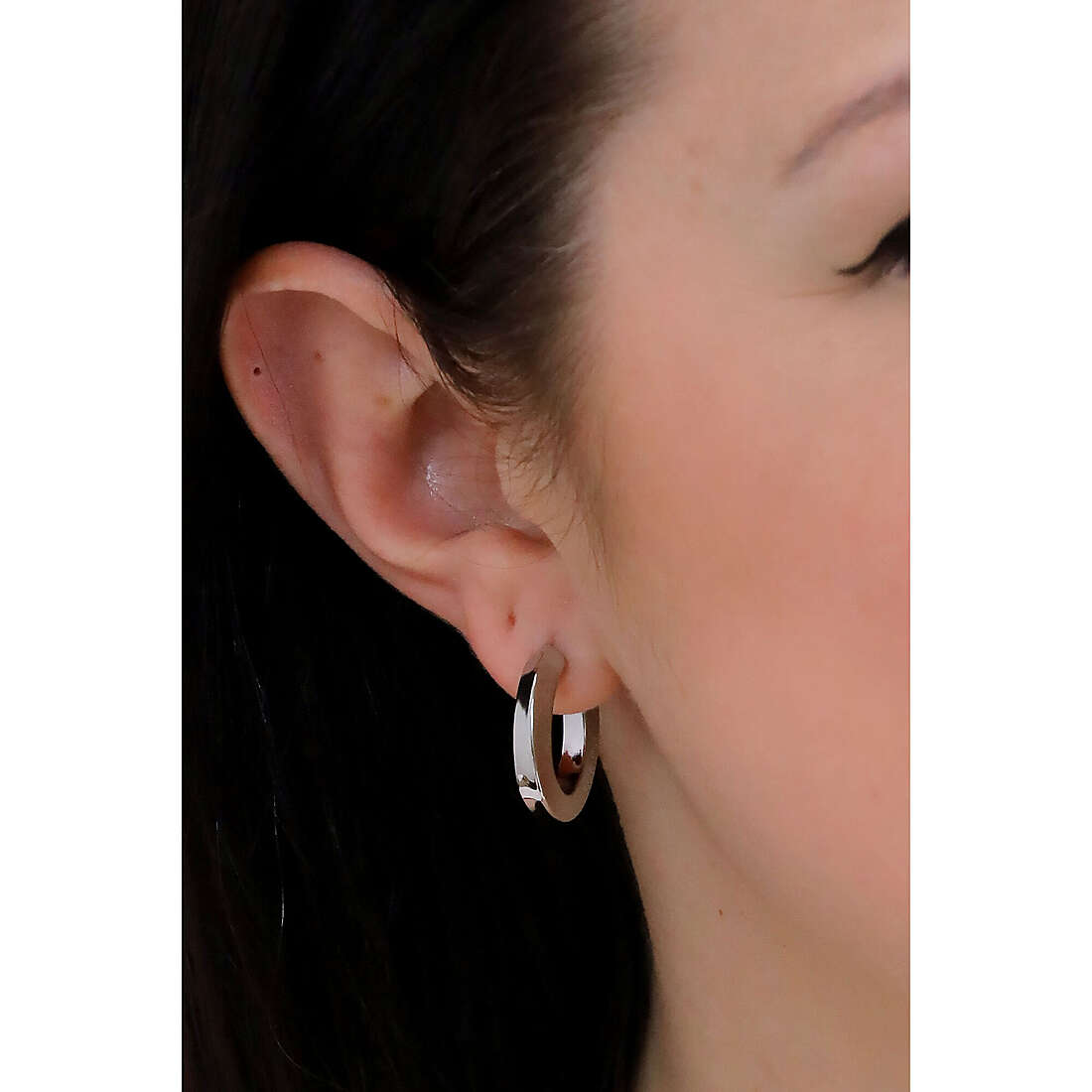 Calvin Klein earrings Sculptural woman 35000310 wearing