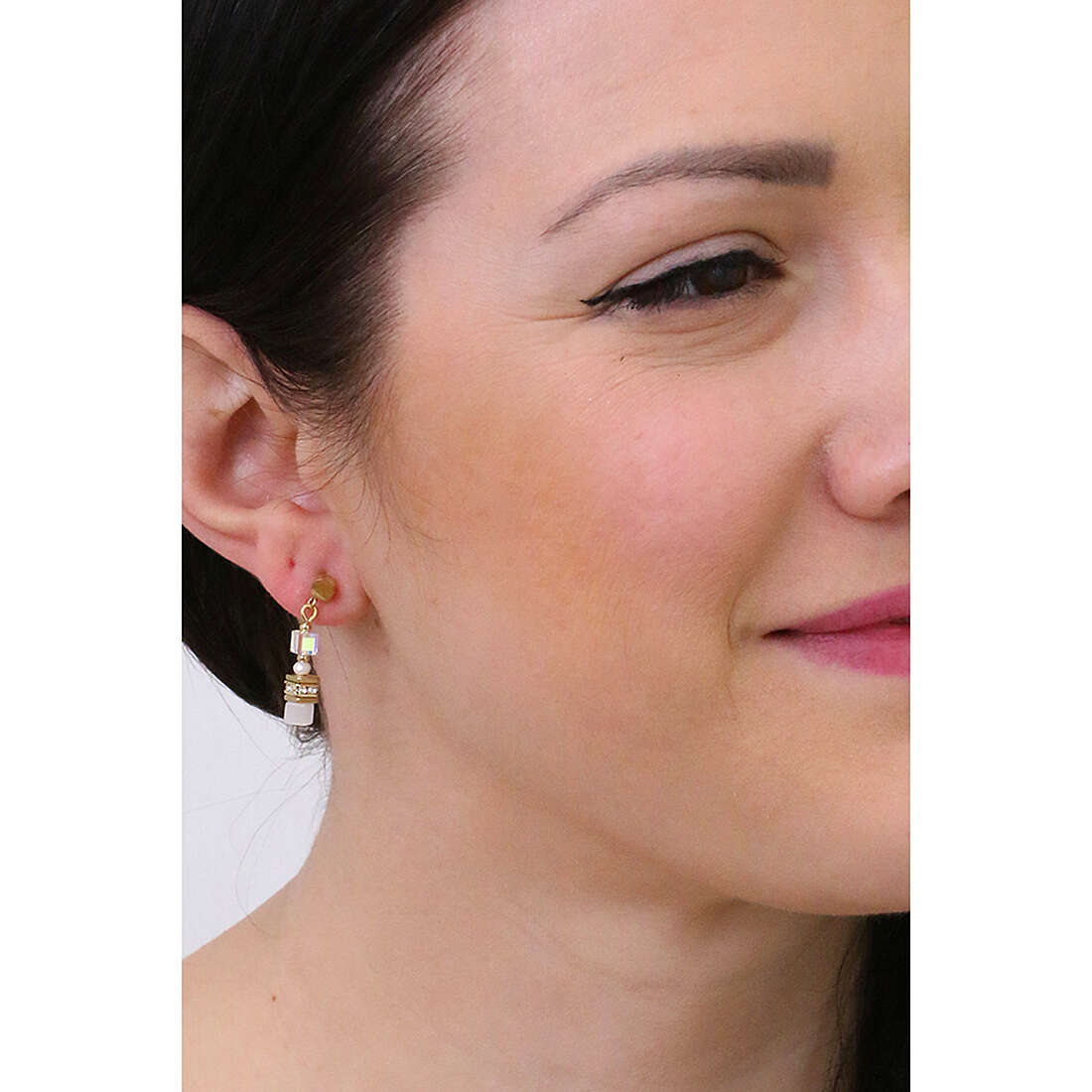 Coeur De Lion earrings woman 4565/21-1416 wearing