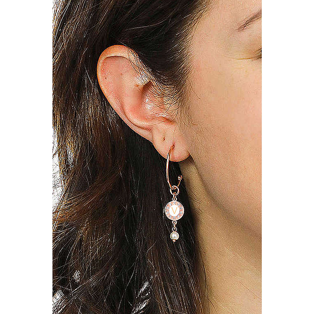 Dvccio earrings Kelly woman OTRESAGR-v wearing