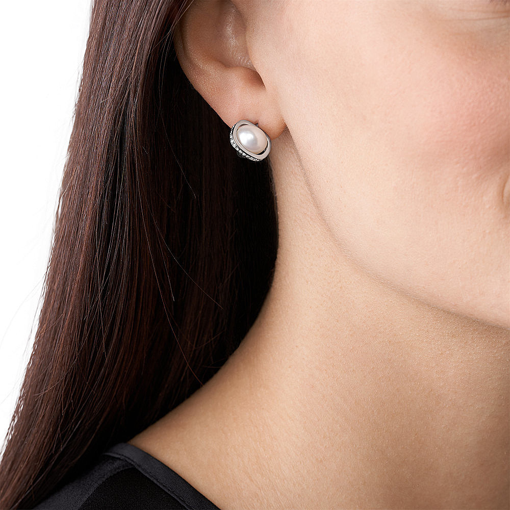 Emporio Armani earrings woman EGS2839040 wearing