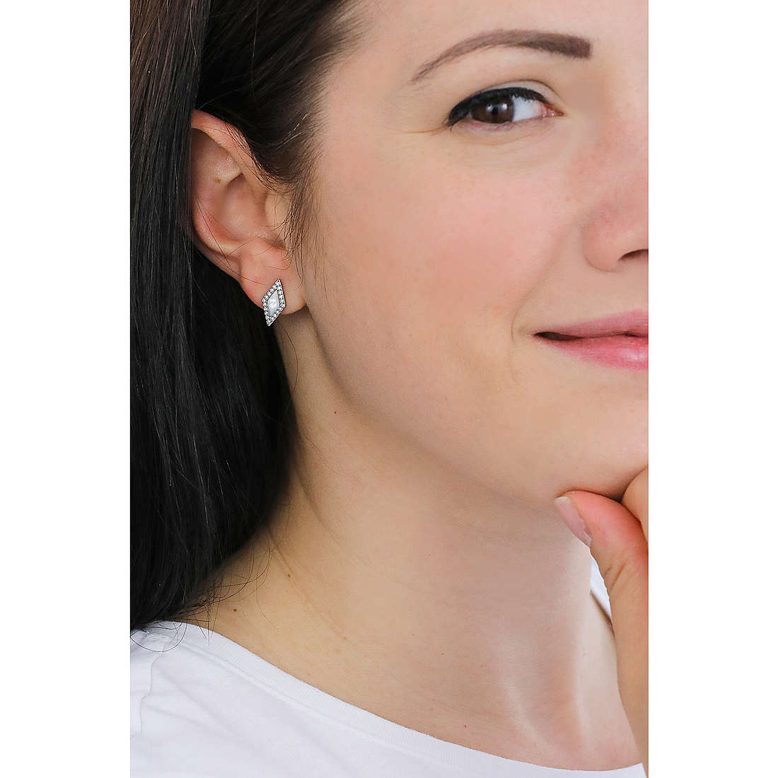 Fossil earrings Classics woman JF03657040 wearing