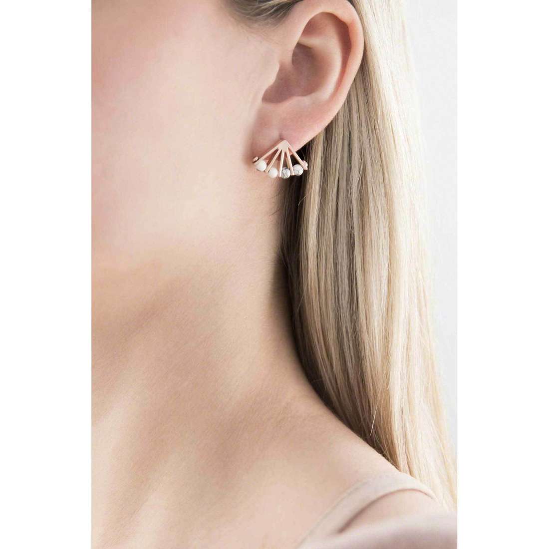 Fossil earrings Spring 16 woman JA6772791 wearing