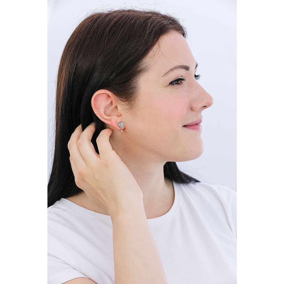 Fossil earrings Vintage Glitz woman JF03646791 wearing
