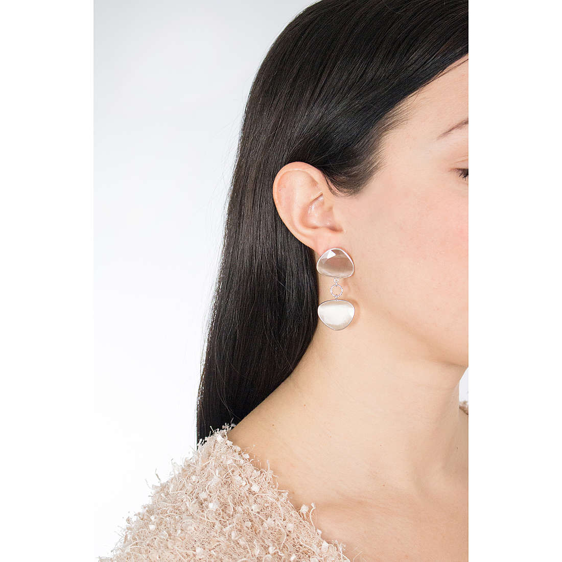 GioiaPura earrings woman GYOARP0084-BE wearing