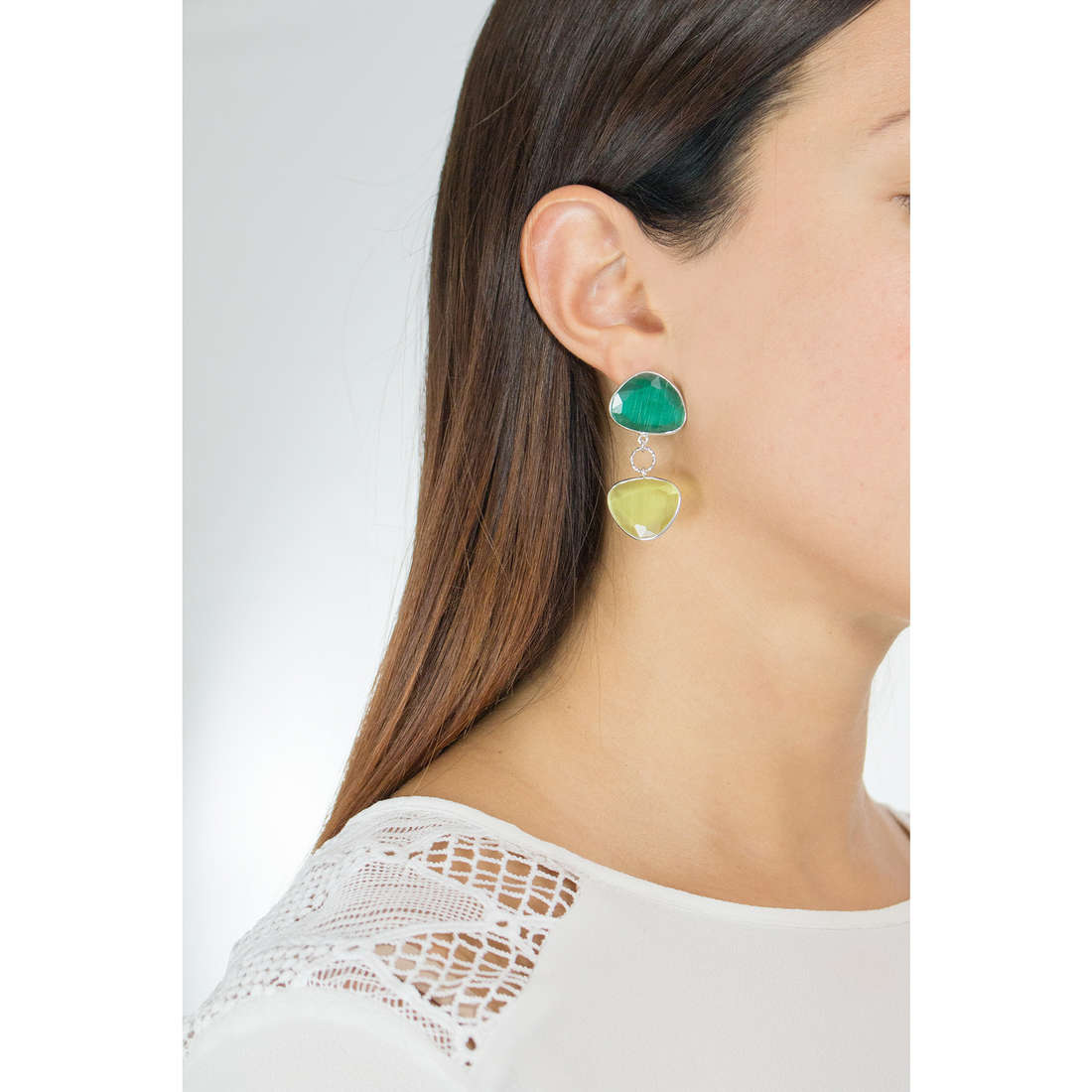 GioiaPura earrings woman GYOARP0084-LG wearing