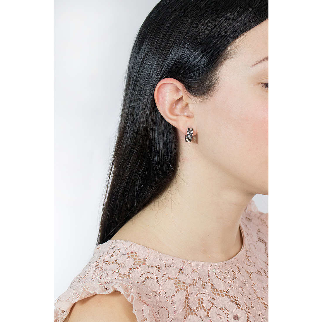 GioiaPura earrings woman GYOARW0236-B wearing