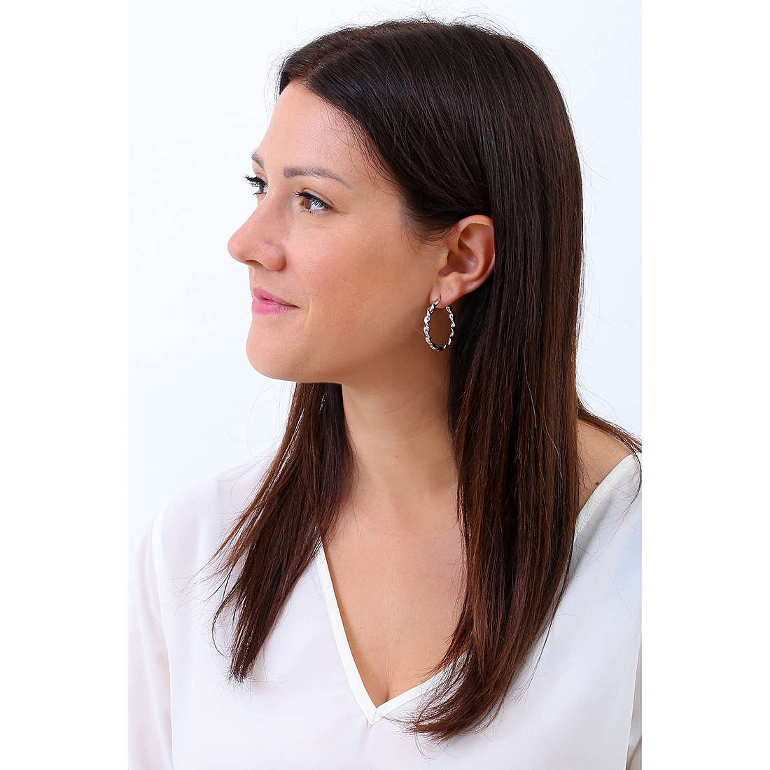 GioiaPura earrings woman GYOARW0401-2.5 wearing