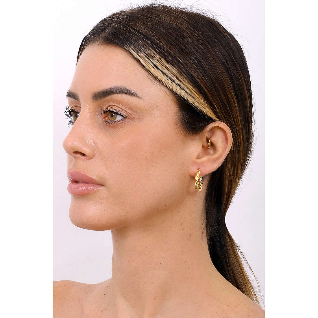 GioiaPura earrings woman GYOARW0402-1.5 wearing