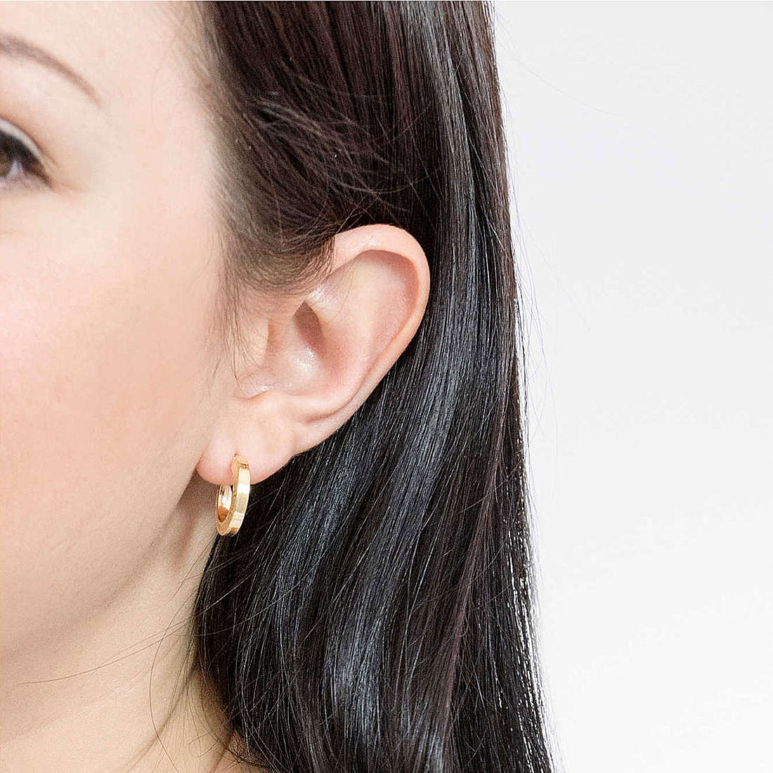 GioiaPura earrings woman GYOARW0489-1 wearing