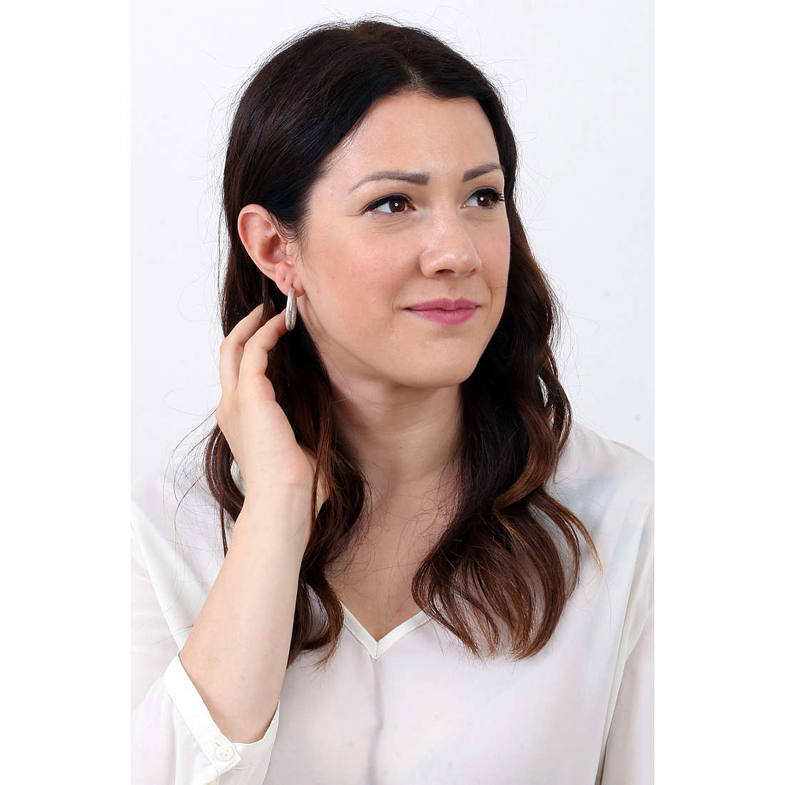 GioiaPura earrings woman GYOARW0577-1 wearing