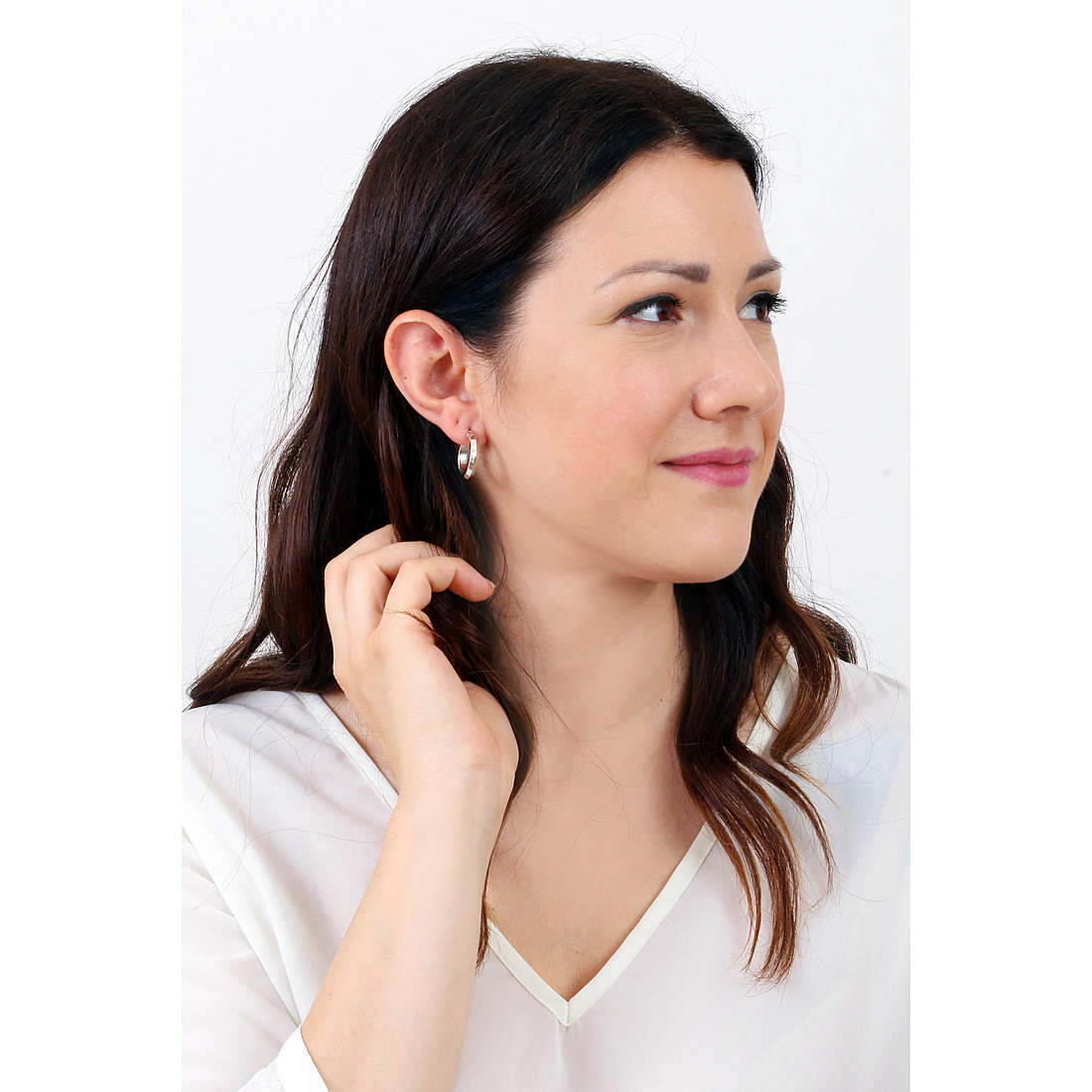 GioiaPura earrings woman GYOARW0579-1.5 wearing