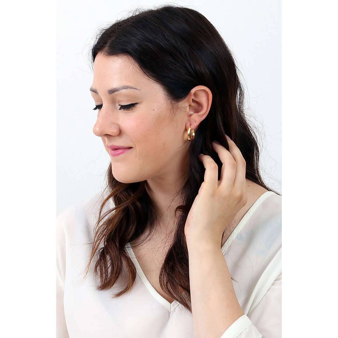 GioiaPura earrings woman GYOARW0580-1.5 wearing