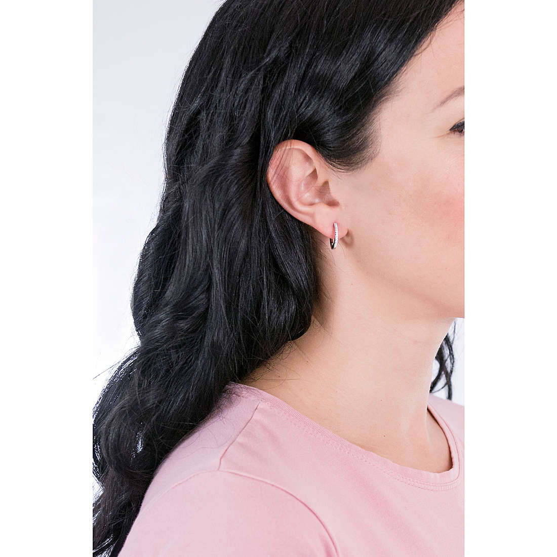 GioiaPura earrings woman GYOARZ0462-LG wearing