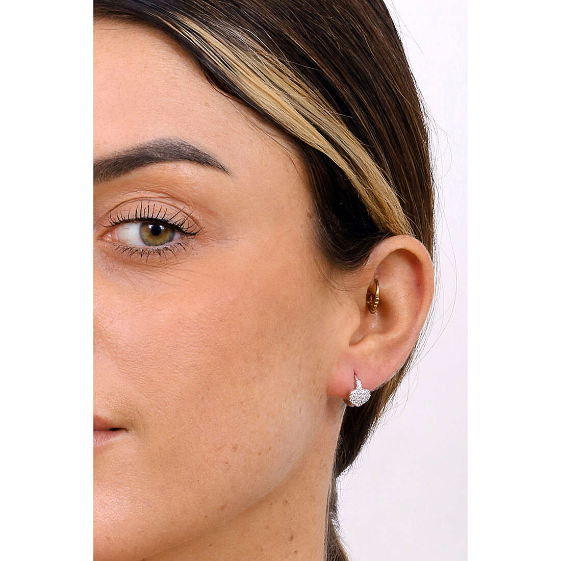 GioiaPura earrings woman GYOARZ0573-W wearing