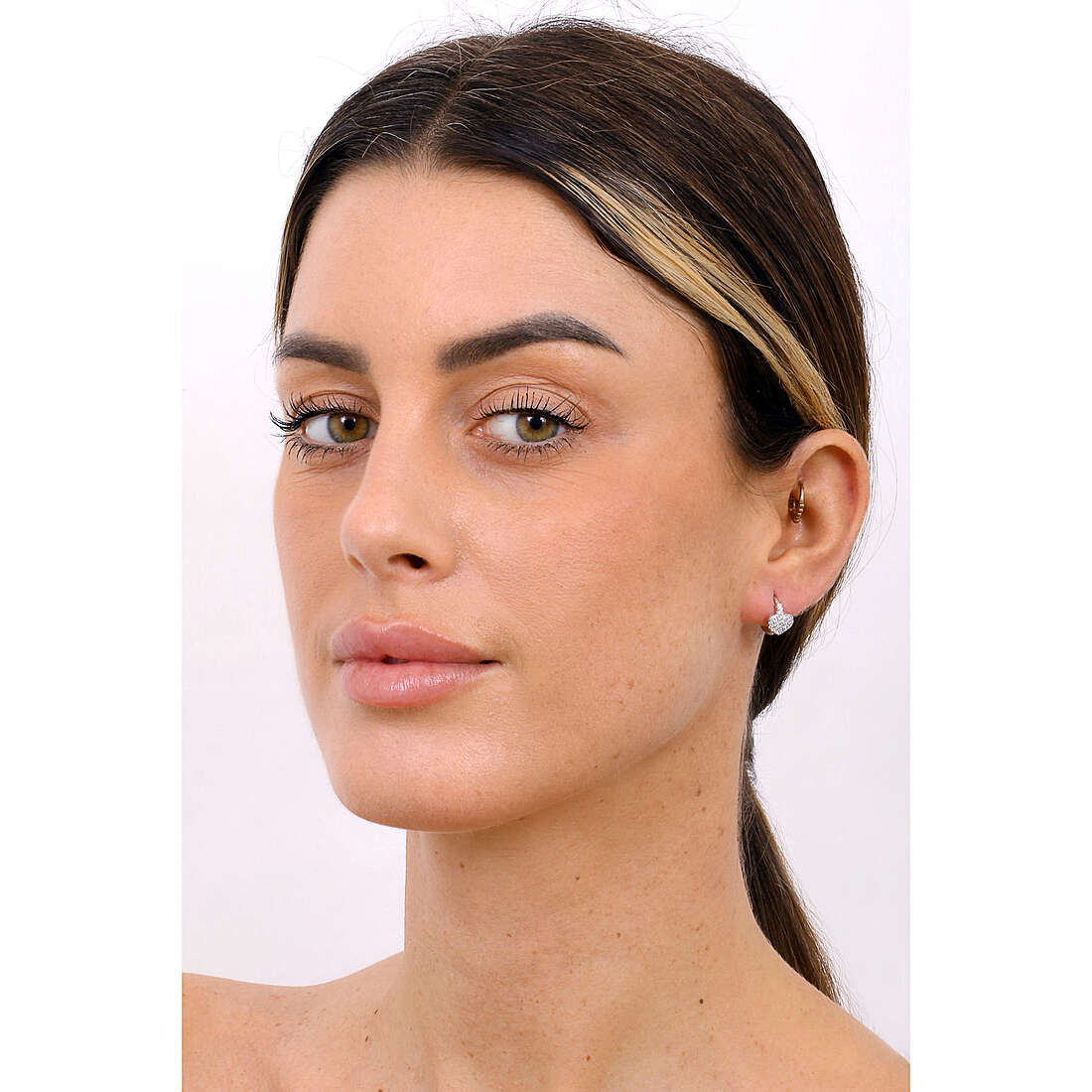 GioiaPura earrings woman GYOARZ0573-W wearing