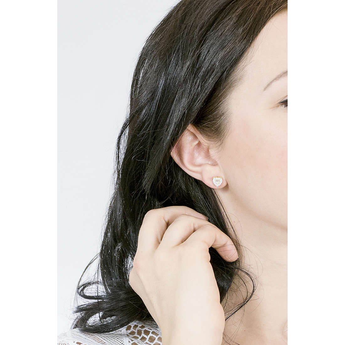 GioiaPura earrings woman GYOARZ0905-GW wearing