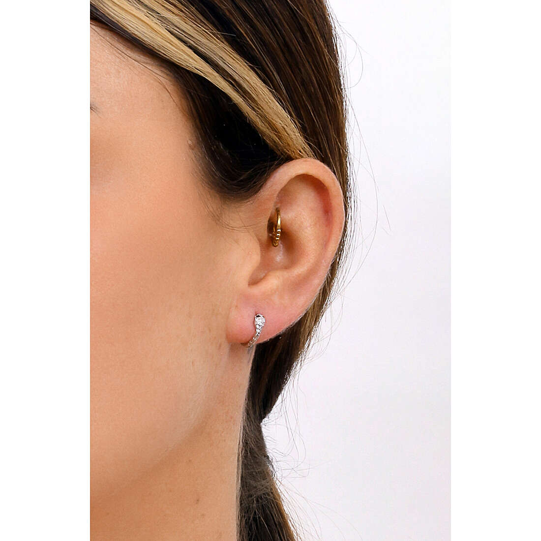 GioiaPura earrings woman GYOARZ0994-SW wearing