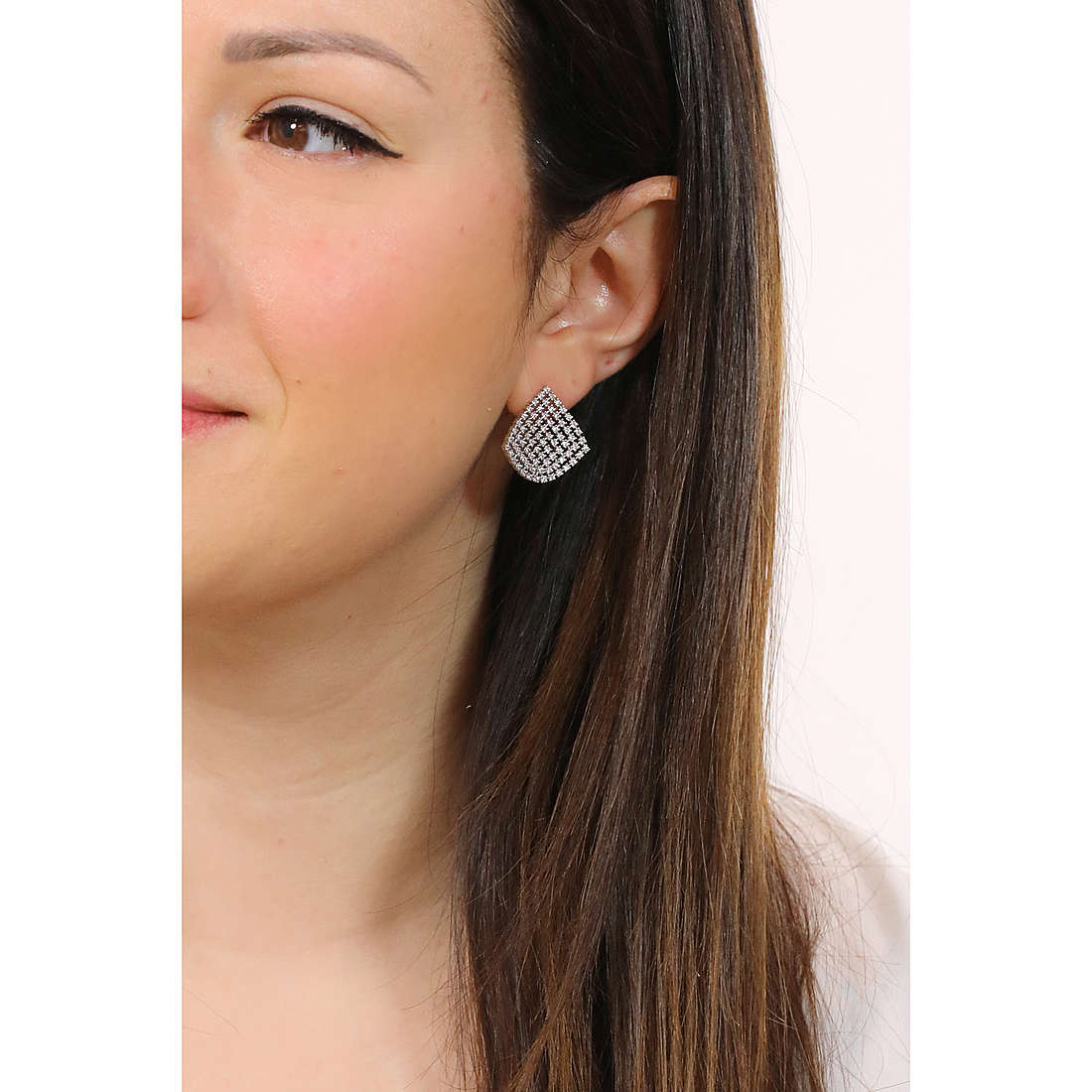 GioiaPura earrings woman GYOARZ1086-SW wearing