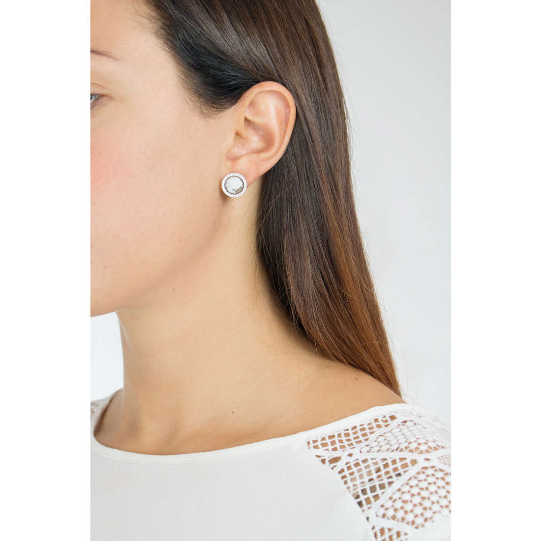 GioiaPura earrings woman GYOCA00004-VOL wearing