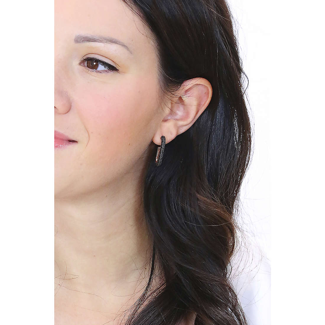 GioiaPura earrings woman INS028OR724RSNE wearing