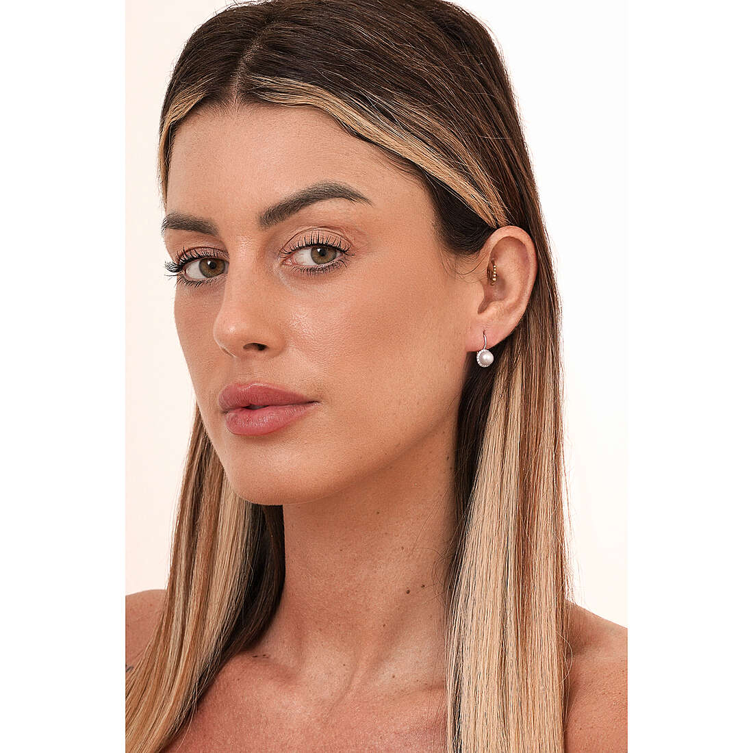 GioiaPura earrings Oro 375 woman GP9-S173615 wearing