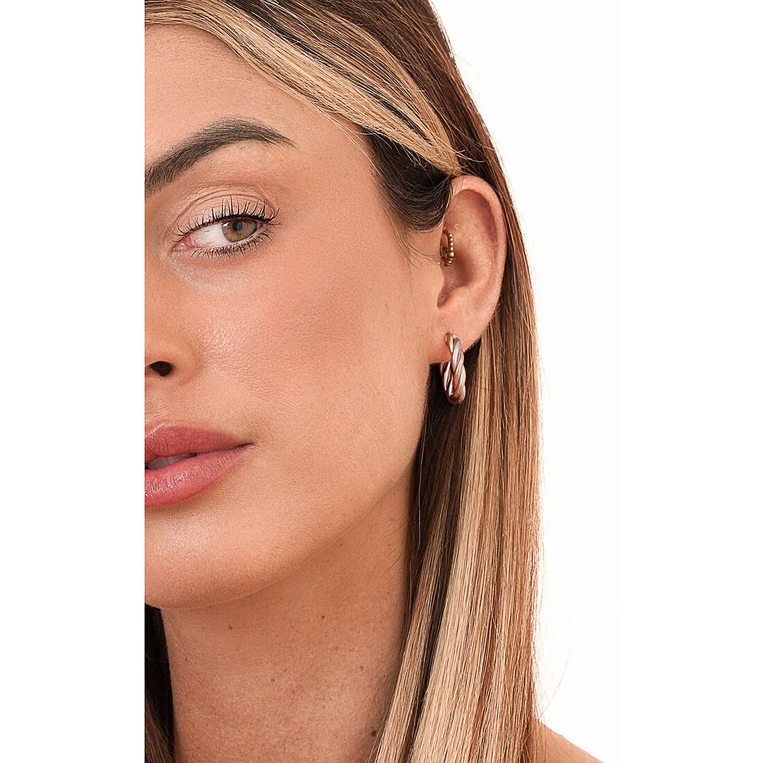 GioiaPura earrings Oro 375 woman GP9-S243483 wearing