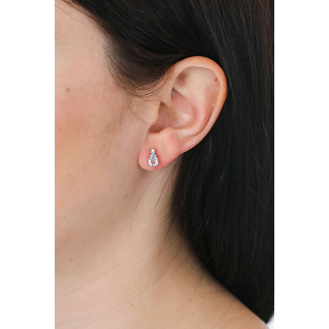 GioiaPura earrings Oro e Diamanti woman GIPOMG750 wearing
