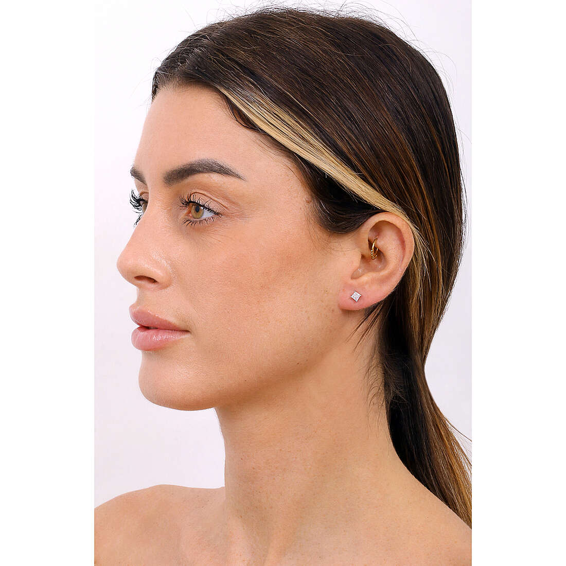 GioiaPura earrings Punti di luce woman INS028OR002 wearing