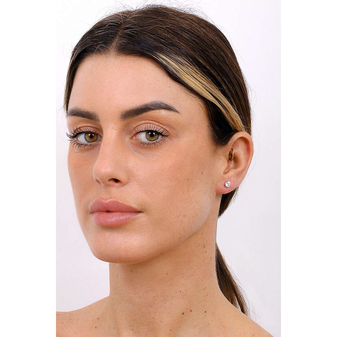 GioiaPura earrings Punti di luce woman LPE57093 wearing