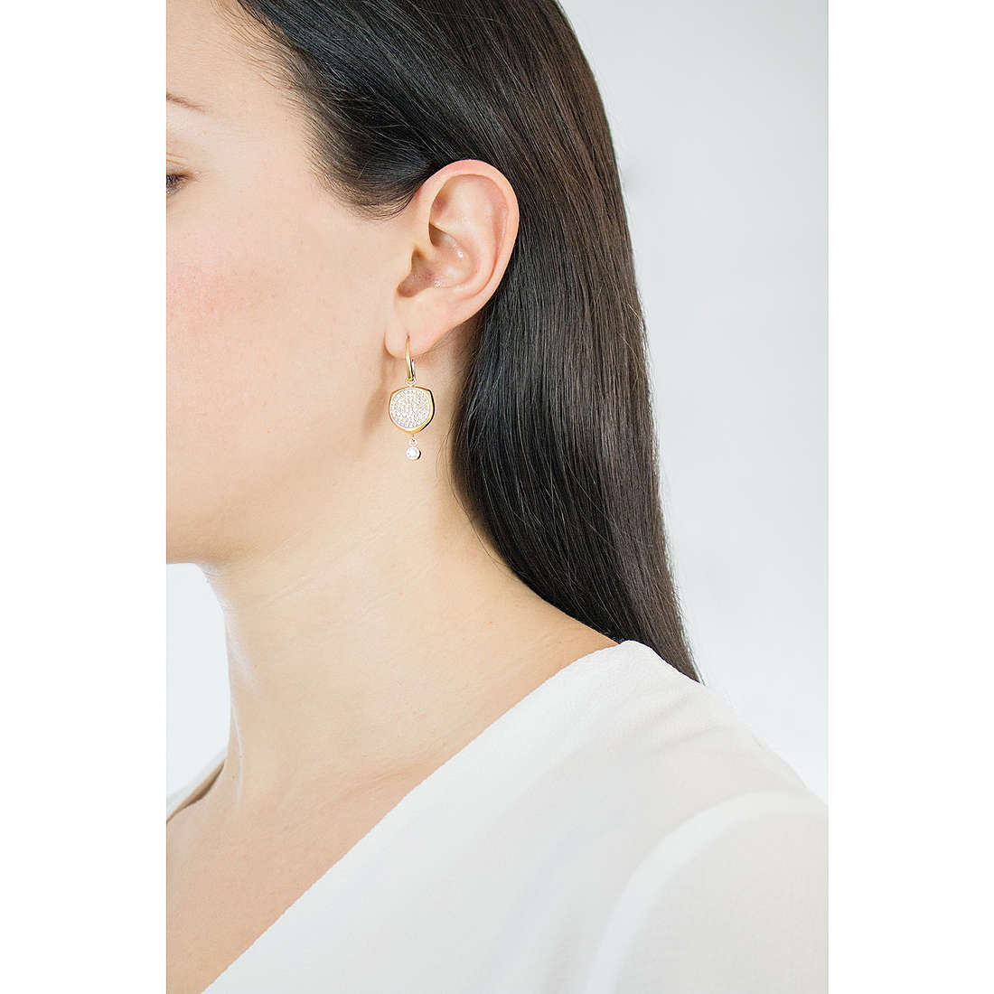 Michael Kors earrings Brilliance woman MKJ6763710 wearing