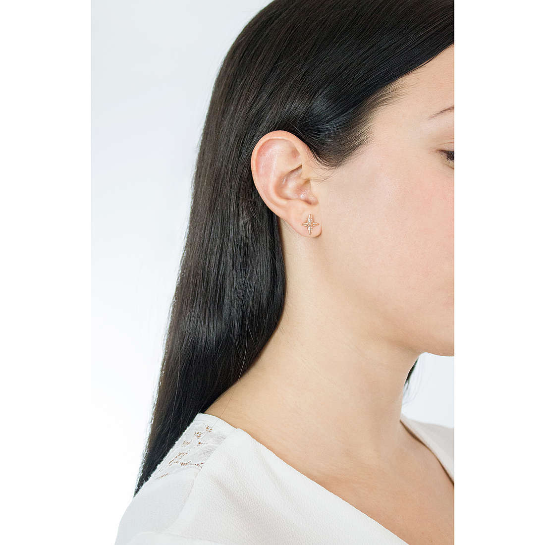 Michael Kors earrings Brilliance woman MKJ6941791 wearing