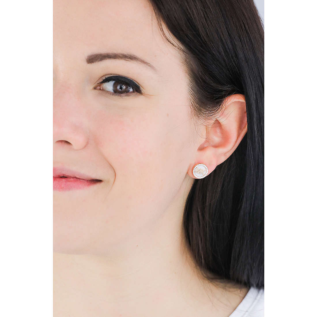 Michael Kors earrings Kors Mk woman MKC1329AH791 wearing