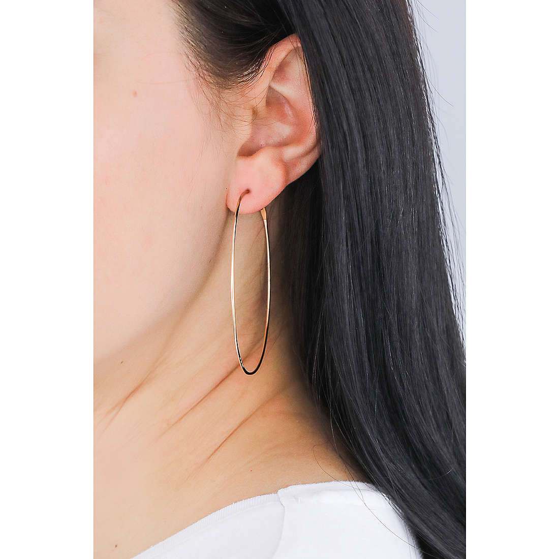 Michael Kors earrings Kors Mk woman MKC1411AA791 wearing