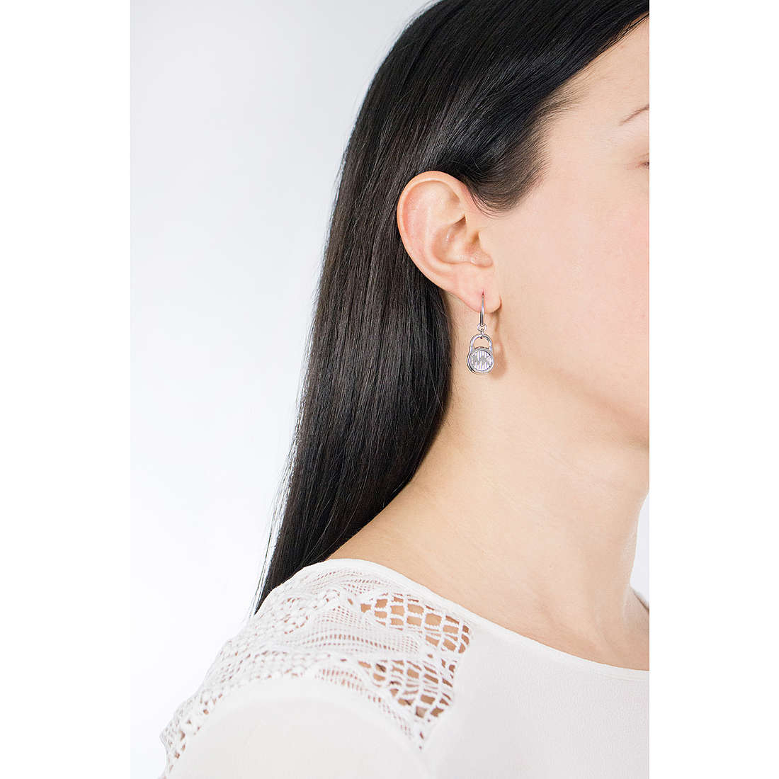 Michael Kors earrings Logo woman MKJ6814040 wearing