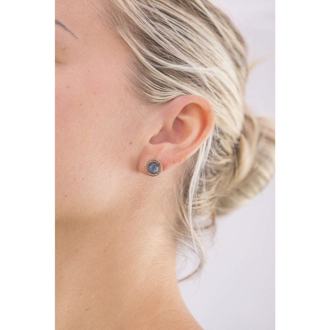 Michael Kors earrings woman MKJ5870791 wearing