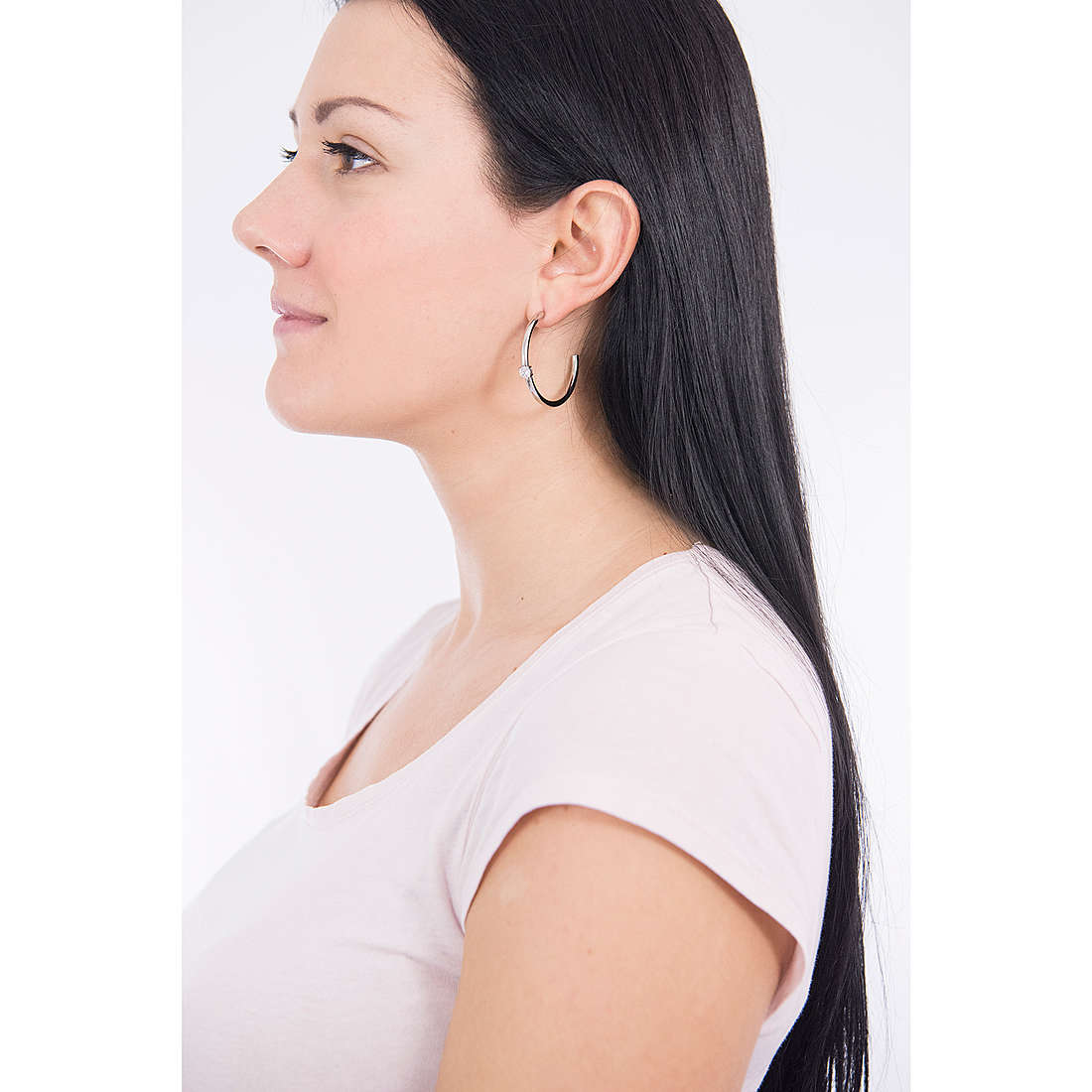 Morellato earrings Cerchi woman SAKM22 wearing