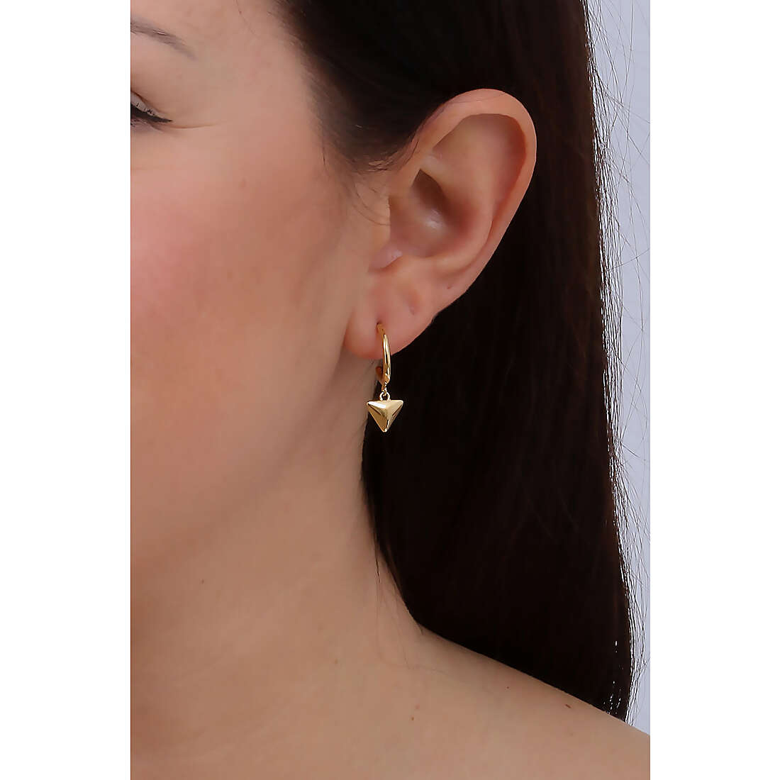 Morellato earrings Trilliant woman SAWY13 wearing