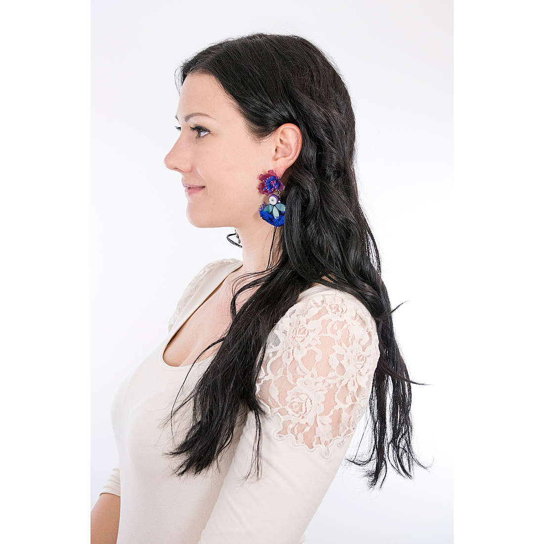 Ottaviani earrings woman 500350O wearing