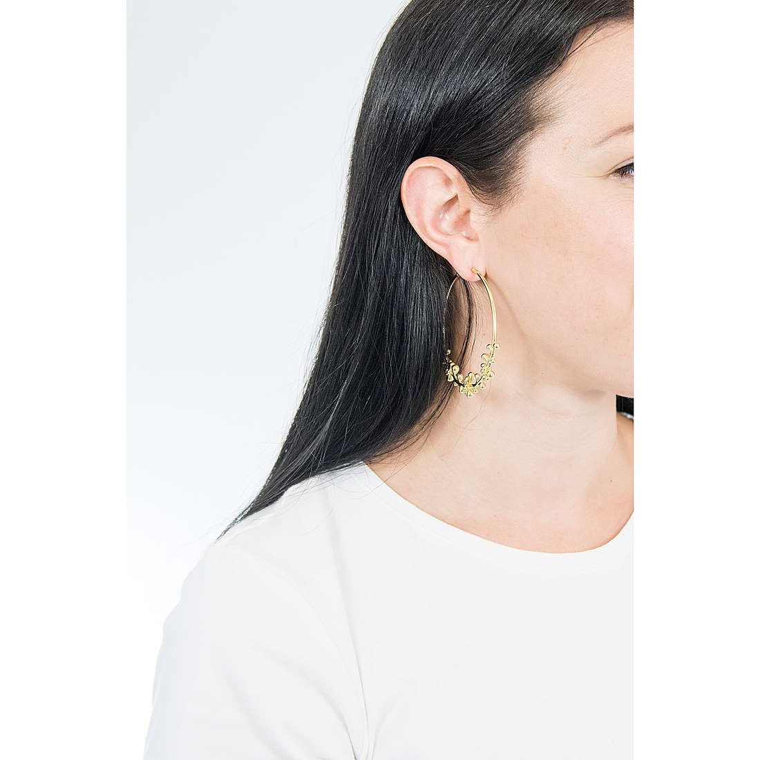 PDPaola earrings woman AR01-058-U wearing