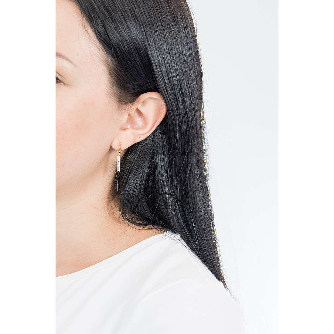 PDPaola earrings woman AR01-120-U wearing