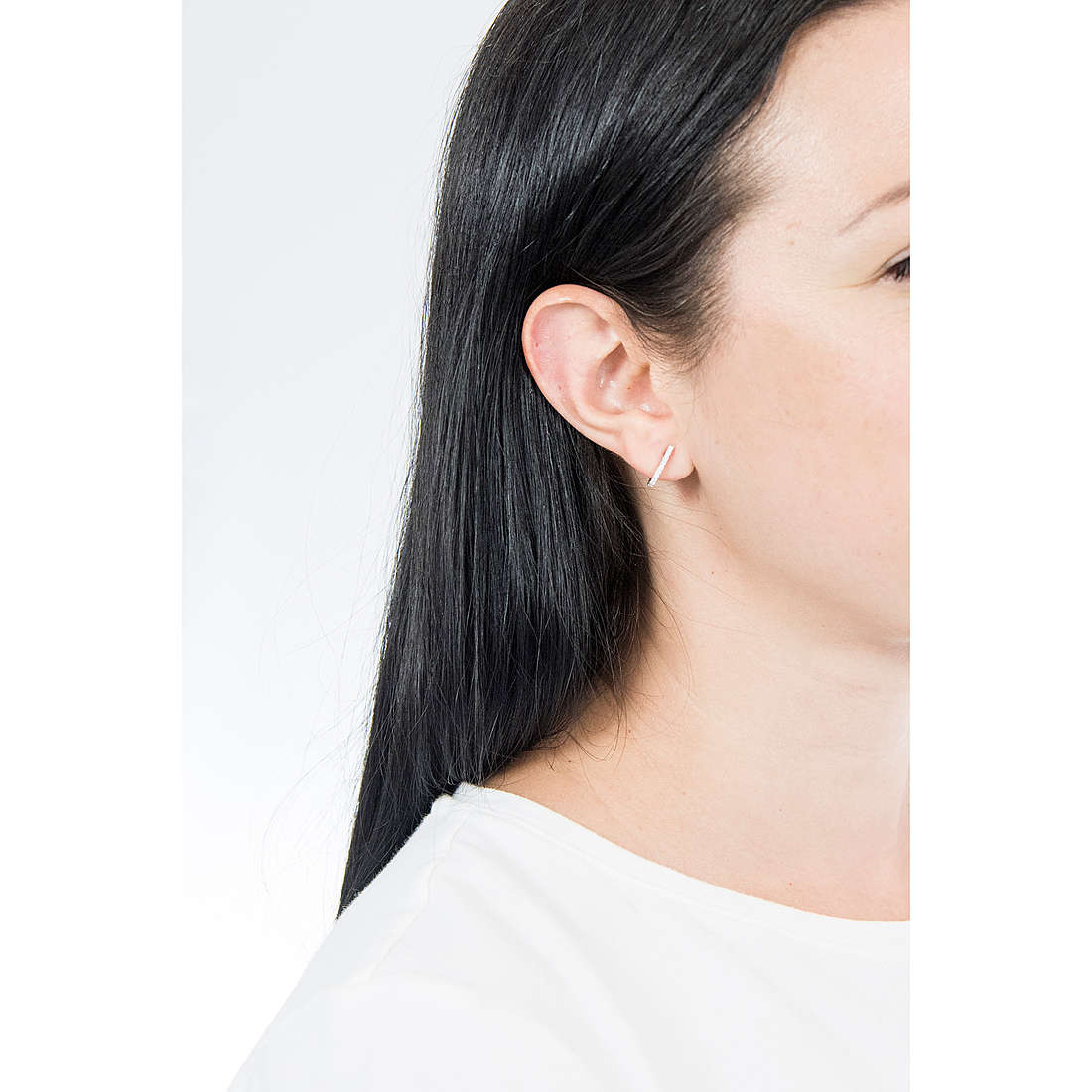 PDPaola earrings woman AR02-089-U wearing
