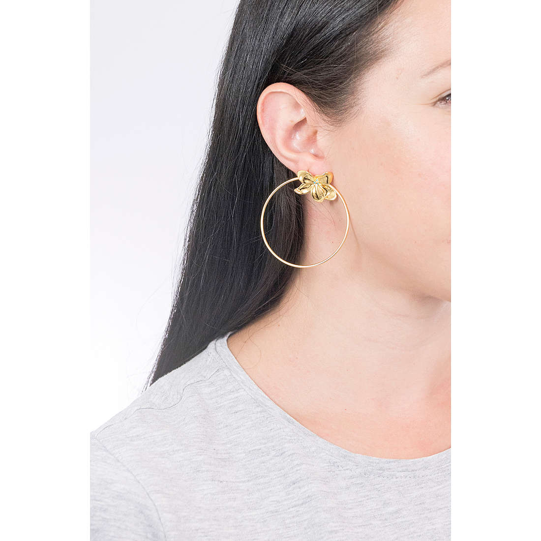 PDPaola earrings Blossom woman AR01-182-U wearing