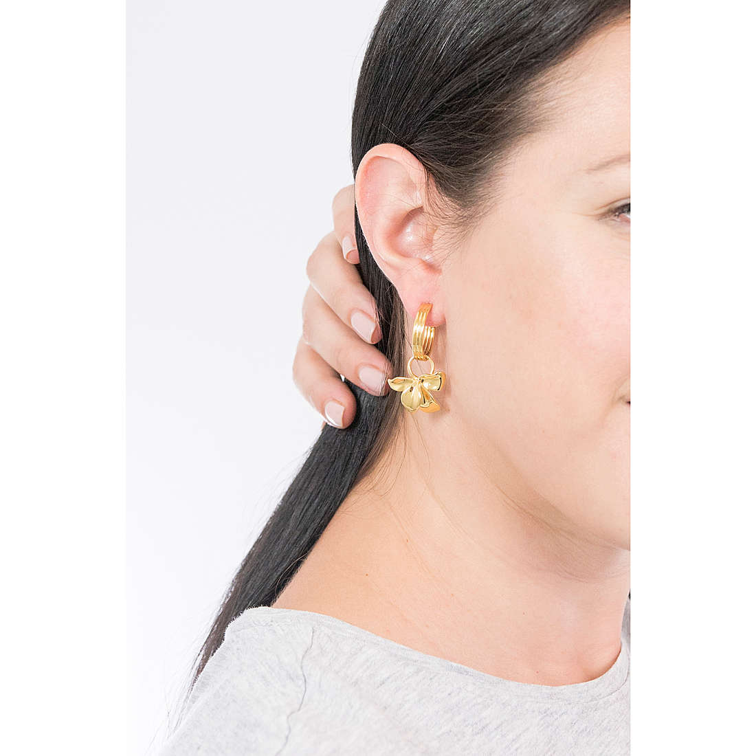 PDPaola earrings Blossom woman AR01-185-U wearing