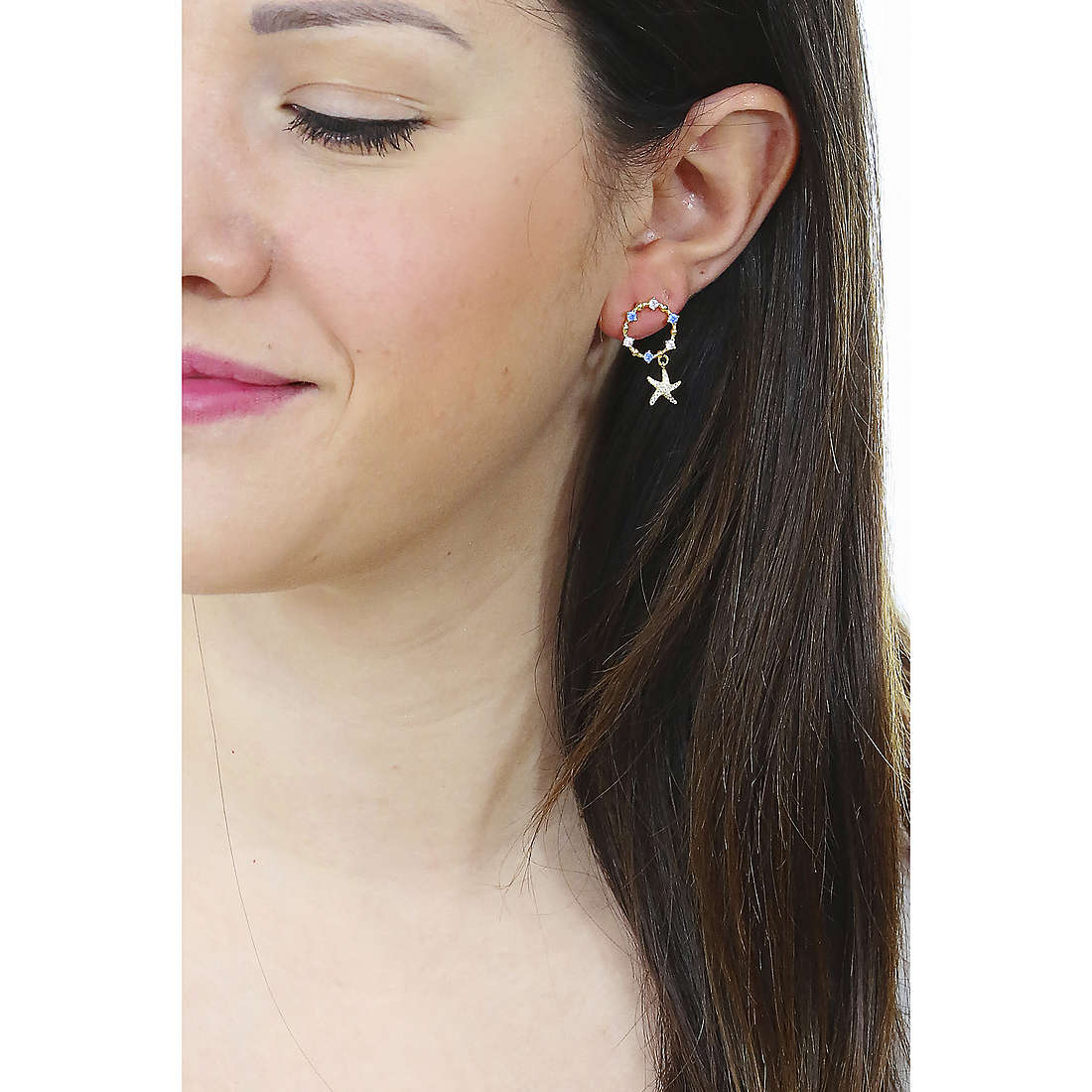 Rebecca earrings Golden ear woman SGEOOB30 wearing